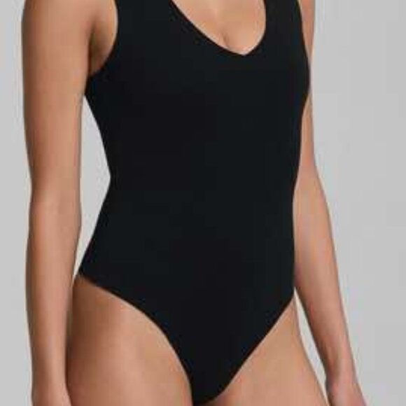 Assets by SPANX Women's Smoothing Thong Bodysuit - Picture 3 of 4